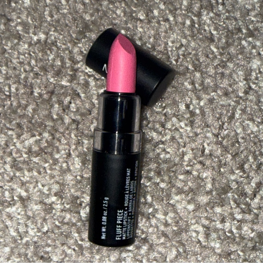 NYX Matte Lipstick - Fluff Piece - 2.5 g / 0.08